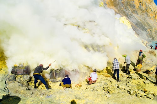 Indonesia Documentary Travel Photography Sulphur Miner Working at Kawah Ijen Java Indonesia Asia 2